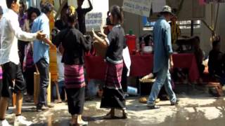 preview picture of video 'Hill Tribe Parade, Chiang Rai, Thailand'