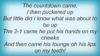 Atom And His Package - He Kissed Me (Dancy Pants Version) Lyrics_1