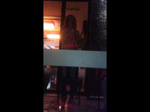 Vilzana - Lulja e Majit (Piano Bar )