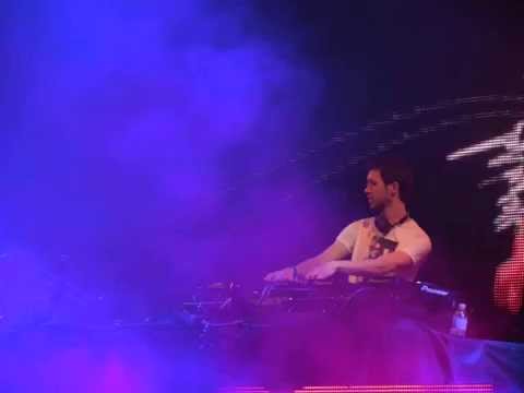 Calvin Harris - Live @ Surrender NightClub 14.01.2012