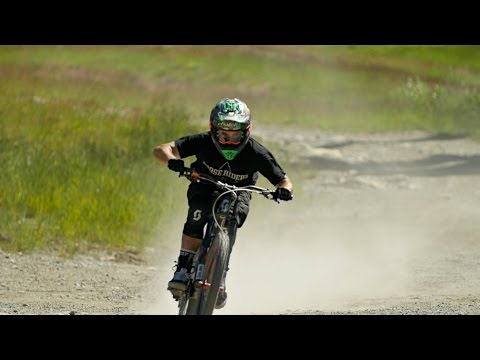 Absolutely Tearing up the Whistler Bikepark with Nico Vink!