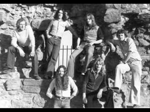 'The Queen of Argyll' {live} ~ Silly Wizard