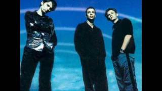 Earthquake (Nature_1) early days Live Plymouth 1997 - MUSE