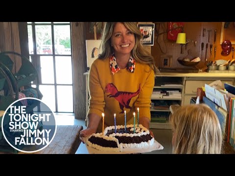 ザ・トゥナイト・ショーアットホーム版（ナンシー・ファロンの誕生日サプライズ (The Tonight Show: At Home Edition (Nancy Fallon's Birthday Surprise))