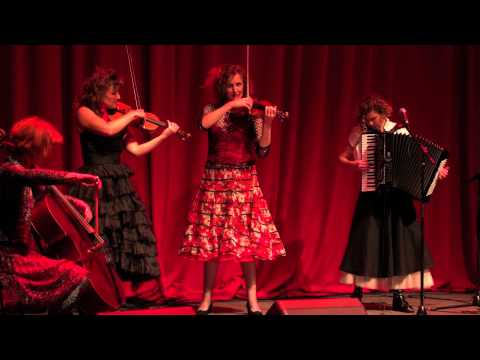 Cosmo  Cosmolino - Alice and The Blue Whale