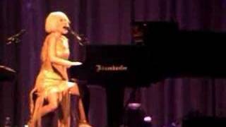 Tori Amos Live in Rome - 02- My Posse Can Do