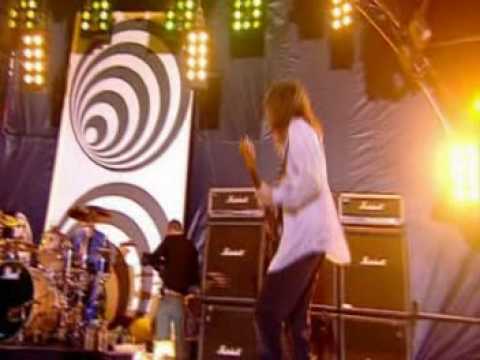 Red Hot Chili Peppers - Give it Away (TOTP Concert)