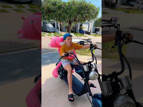 MC LORENZO ANDANDO DE MOTINHA COM A PANTERA COR DE ROSA #mclorenzo