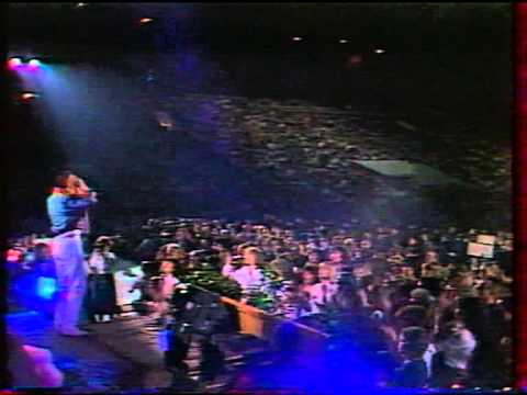 Karel Gott - Podrážkám dvou zničených bot - 1985