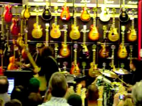 Dick Dale- Miserlou live at Guitar Center
