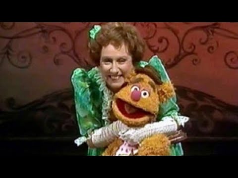 The Muppet Show Episode #306 Jean Stapleton Intro