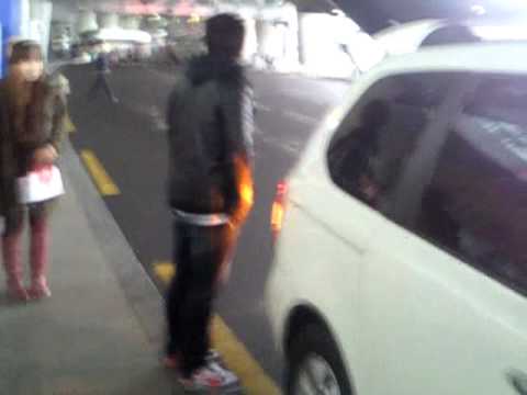 120305 INFINITE Manager @ Incheon Airport