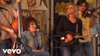 Dottie Rambo, The Isaacs - Mama's Teaching Angels How to Sing [Live]