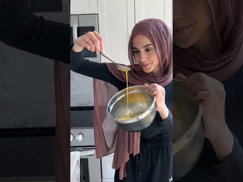 recreating the famous ✨potato chip omelet✨ from the show The Bear 🐻 #shorts