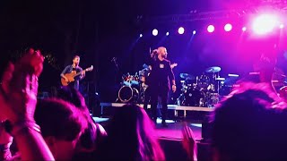 𝗩𝗶𝘃𝗶𝗲𝗻𝗱𝗼 𝗗𝗲𝗽𝗿𝗶𝘀𝗮, 𝗖𝗼𝘃𝗲𝗿 𝗔𝗹𝗲𝗷𝗮𝗻𝗱𝗿𝗼 𝗦𝗮𝗻𝘇, 𝗧𝗿𝗶𝗯𝘂𝘁𝗼 𝗦𝗮𝗻𝘇