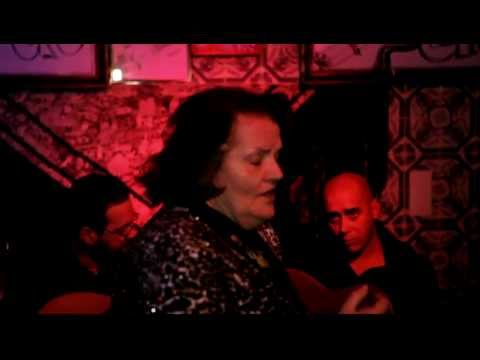 Fado, Adília Azevedo, "As pedras da minha rua"