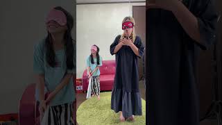右左どっち目隠しハリセンゲーム！！ママvsあーちゃん