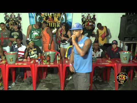 MESA DE FUNK - MC 2N - AO VIVO MEDLEY ( MESADEFUNKHD )