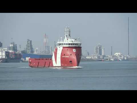 ShipSpotting in Rotterdam, The Netherlands - Part 1 (4k)