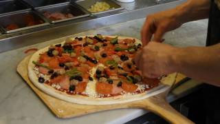 preview picture of video 'Tony Maroni's Pizza Redmond, WA'