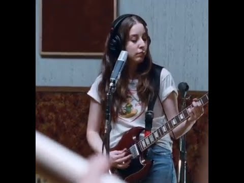 Haim - Something To Tell You (Live Studio)
Haim - Something To Tell You (Live Studio)
