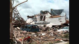 preview picture of video 'Hallam Nebraska Tornado - May 22 2004'