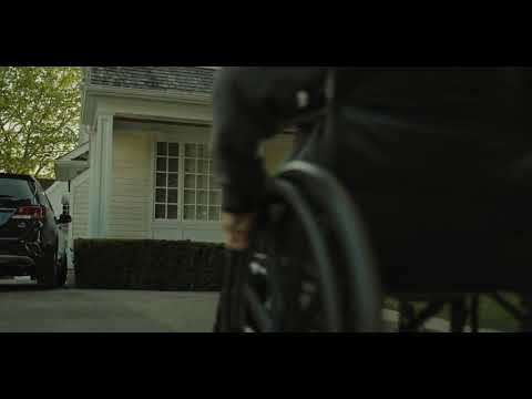 TITANS 1x11. Jason Todd talks with Dick about Batman going berserk.