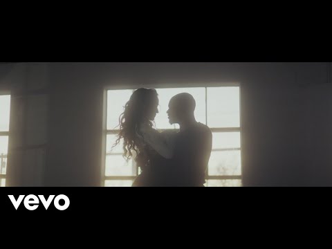 Skylar Stecker - Obvious [Official Music Video]