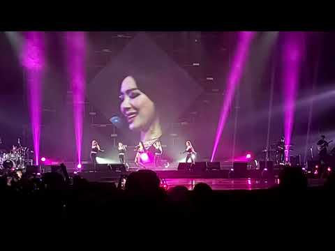 FANCAM Tiffany Young - I Just Wanna Dance @SKF indonesia 2019
