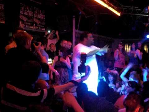 DJ Supreme - Fatman Scoop doing the Michael Jackson