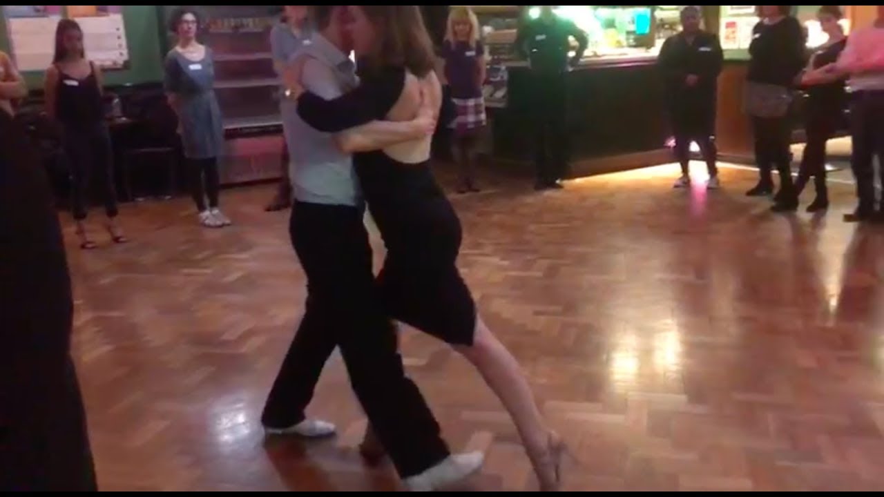 Tango Dancing - Pablo Rodriguez & Anne Bertreau - De Floreo Pugliese