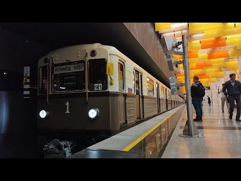 Парад поездов петербургского метрополитена