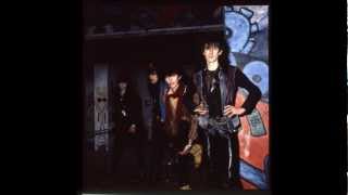 FALLEN ANGELS Vibrators' Knox + Hanoi Rocks 'Runaround' (photo shoot)