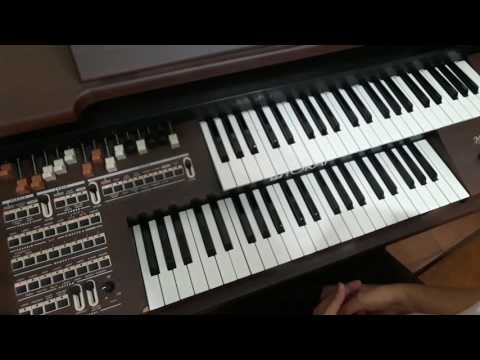 C.C.B- Escala de sol b maior e sua relativa mi b menor na forma harmônica com arpejo fundamental.