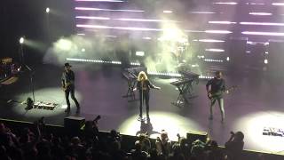 Metric - &quot;Love You Back&quot; - Live in Austin