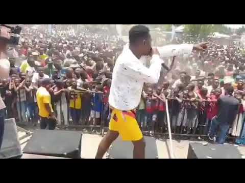 Balaa alilofanya m sizo kwenye shoo yake utaamini kuwa singeli ndio baba lao