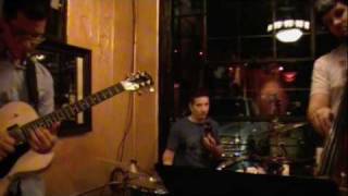 Round Midnight Jazz Trio - Das Gutt