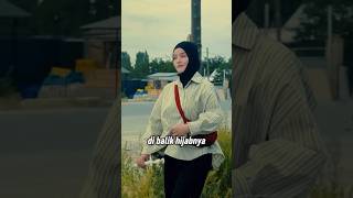Download lagu This Hijab-Wearing Woman Turns Out to Be Very L1C1K‼️😱 #short #uniqueinfo #uniquefacts #worldinfo... mp3