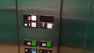 preview picture of video 'Elevator at the Days Inn and Suites, Des Moines, Iowa'