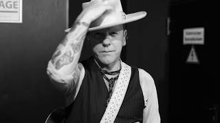 Kiefer Sutherland - This Is How It&#39;s Done (Official Video)