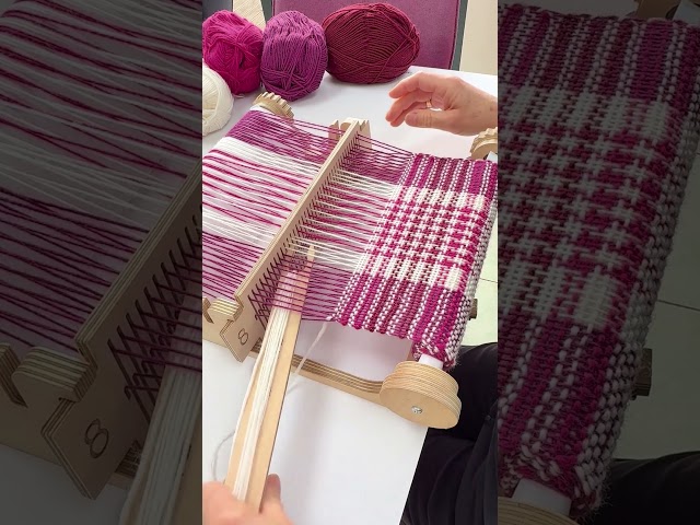 Vídeo relacionado con styleBREAKER patrón de la pluma del estilo del batik bufanda tubo de bucle, el desplome y la arruga, sedoso y ligero 01016064, color:colorido