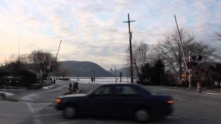 preview picture of video 'Amtrak Crossing Hudson Ave Peekskill, NY'