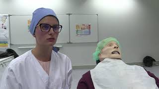 Maniquí ayuda a dentistas en Francia