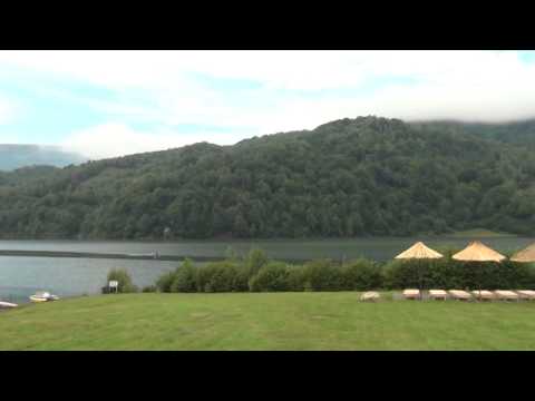 Priveliste peste lac de la Pontonul Mauru - Poiana Marului