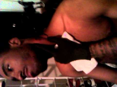TrapLo getting tatted & FLEXING!