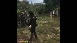 Aquela instrução de tiro bizurada com instrutor Comandos-EB.