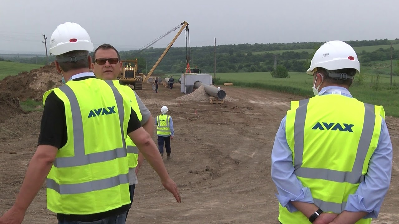 Бойко Борисов инспектира строителството на газопровода край Хасково