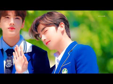 The Most Handsome Boy in School Falls in Love With the Poor Girl