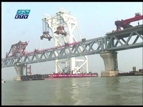 পদ্মাসেতু দৃশ্যমান হওয়ায় আনন্দ উচ্ছাস করছেন নদী পাড়ের মানুষেরা