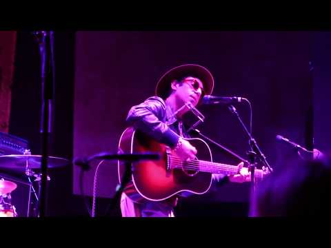 Pete Molinari Sings "I Don't Like The Man I Am" Live Constellation Room